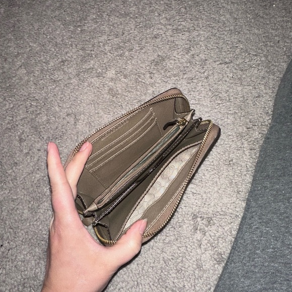 Michael Kora wallet - Picture 3 of 5